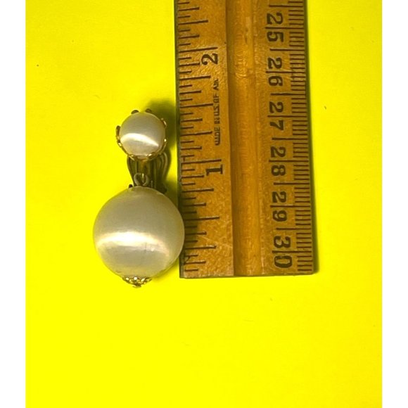 Lot of Two Pair Of Vintage Circular Dangle Drop Beaded Clip Earrings Very Cool! - Picture 4 of 8